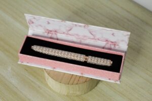 Eye-liners colle