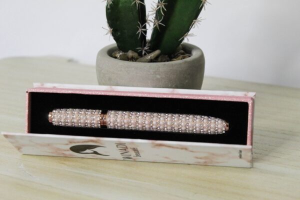 Eye-liners colle